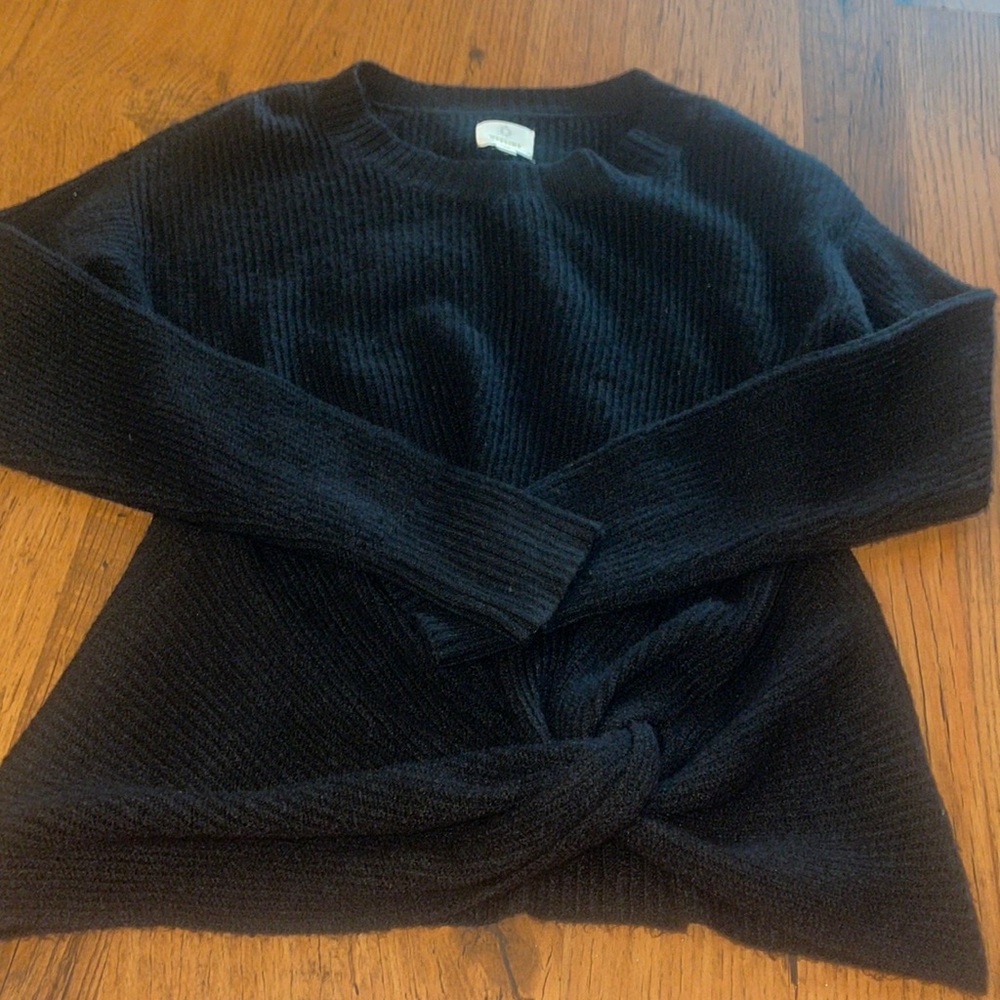 Black notch sweater
